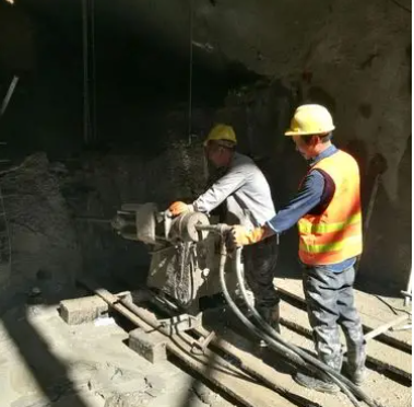 广丰水下抗分散灌浆料特点 水下不分散注浆料介绍